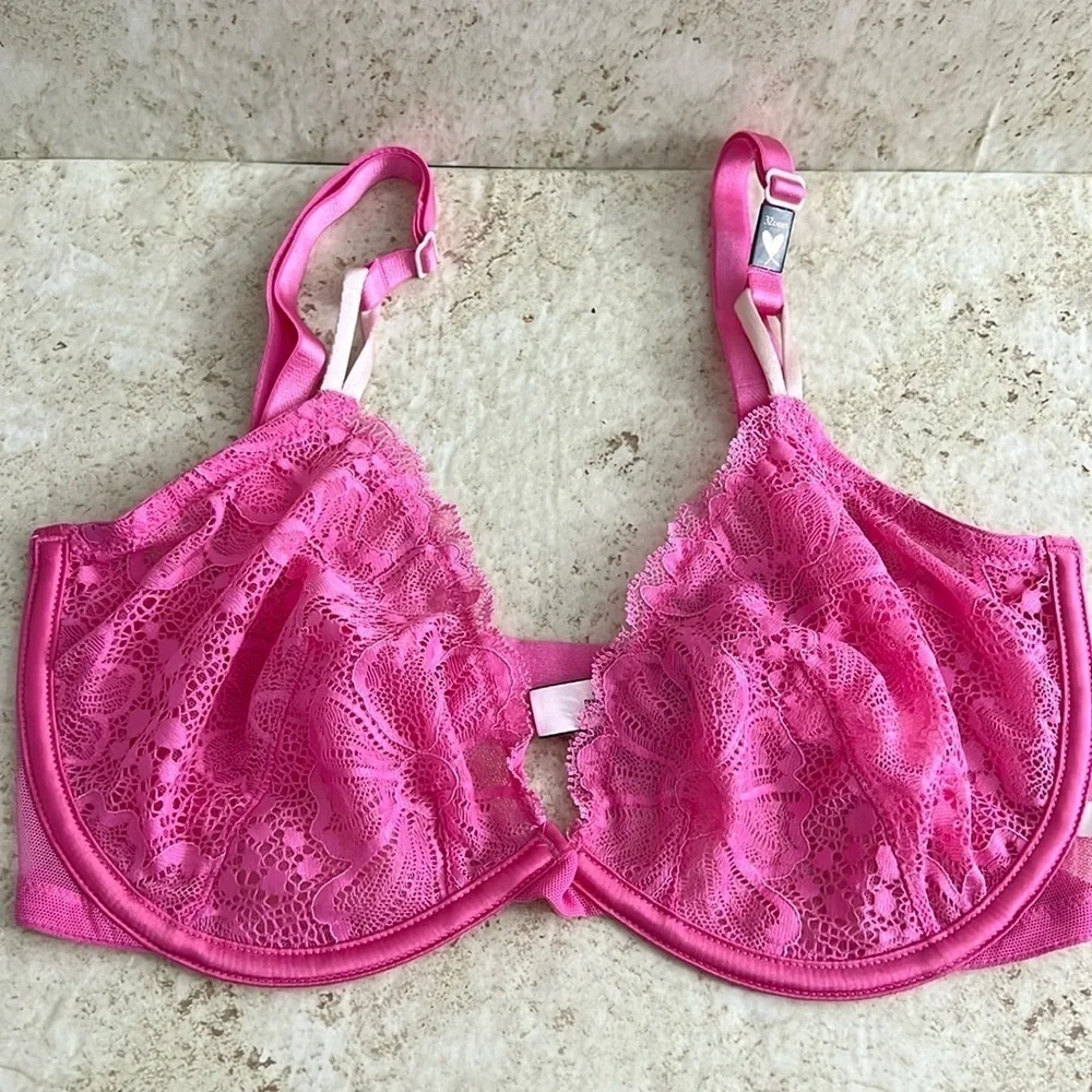 Victoria’s Secret UnLined Demi Double Lacey Bra size 32DDD NWOT